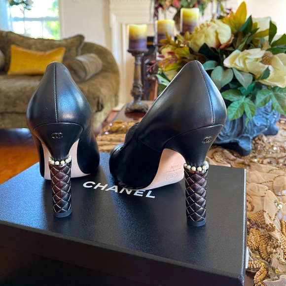 Chanel Shoes Pumps Heels CC Logo Pearls  New  100% Authentic - Picture 3 of 15